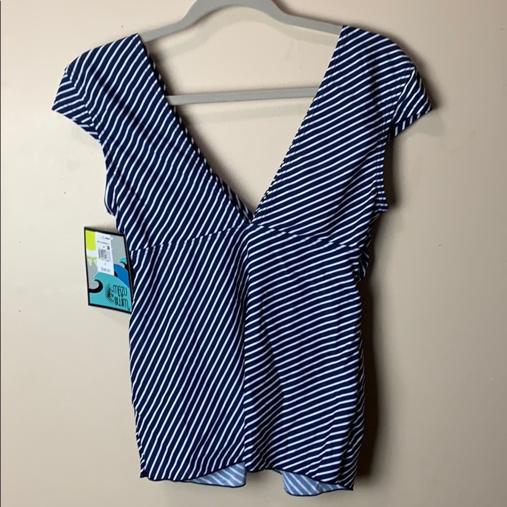 Women’s Navy and white stripe tankini top READ ALL - Picture 2 of 3